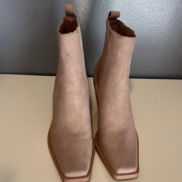 Vince camuto boots worn once tan - Picture 6 of 7